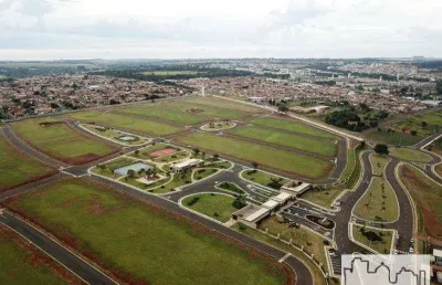 Terreno a venda no condomínio quinta das laranjeiras.
