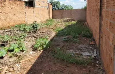 Terreno a venda no jardim maria luiza em araraquara.