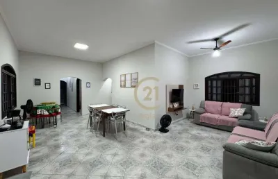 Casa centro 4 dorms caraguatatuba. 450 metros da praia