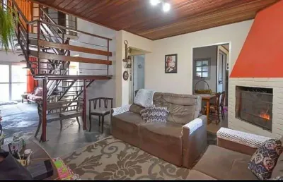 Excelente sobrado no areal com 4 dormitórios e piscina