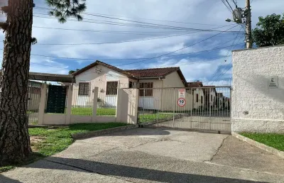 Bela casa em condomínio fechado c/2 dormitório e garagem