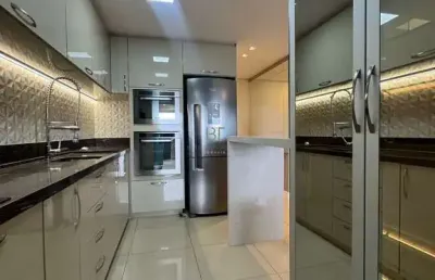 Apartamento semimobiliado com 106m² no bairro panazollo
