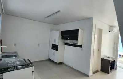 Sobrado individual com 03 dormitórios no bairro esplanada