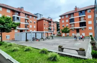 Apartamento semimobiliado com 2 dormitórios e 1 vaga no bairro interlagos