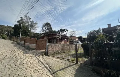 Casa com 3 dormitórios e terreno de 420 m² privativos no bairro são cristóvão