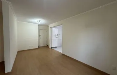 Apartamento semimobiliado com 2 dormitórios e 2 vagas no bairro panazzolo