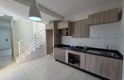 Sobrado com dois dormitorios vila nova - joinville - sc