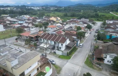 Sobrado com dois dormitorios  no vila nova de esquina joinville