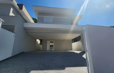 Casa com 4 quartos à venda no Glória, Joinville 