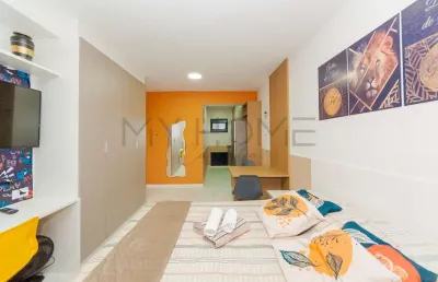 Studio mobiliado com sacada no centro de curitiba com  29,50m²