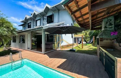 Casa com 5 dormitórios e lazer privativo à venda na região do green valley em albuquerque - teresópolis/rj