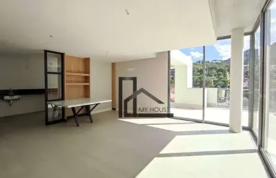 Cobertura linear com 250 m², 3 dormts.(2 suítes) + 3 vagas e lazer completo no coração da cidade - agriões.