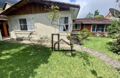 Casa linear com 4 quartos, quintal, horta e área gourmet - à venda, 183 m² - araras - teresópolis/rj