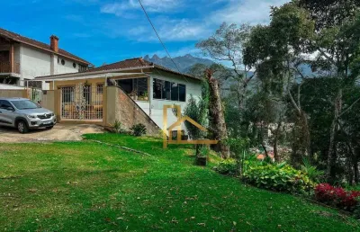 Oportunidade de casa fora de cond. com 4 quartos sendo 2 suítes 206m² a 5min da feirinha do alto.