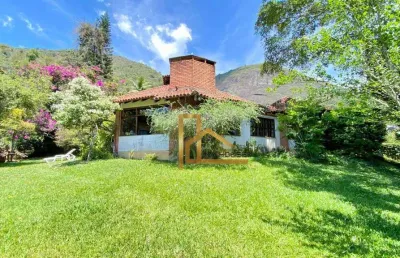 Casa com 4 dormitórios sendo 2 suítes à venda, 320 m² por r$ 1.350.000 - iucas - teresópolis/rj