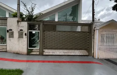 Casa  pé direito alto contendo 03 quartos -jardim são silvestre