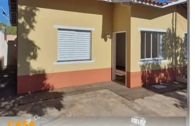 Vendo linda casa térrea com 2 dormitórios  2 vagas corredor lateral