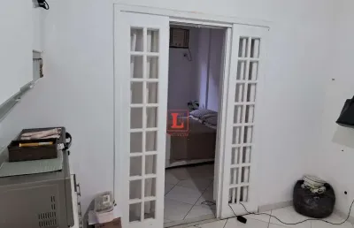 Apartamento de dois quartos no centro do rio de janeiro