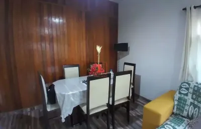Casa com 3 quartos, garagem com espaço para 3 carros e churrasqueira 100 m²