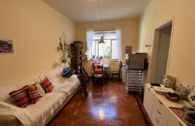 Apartamento  2 quartos+varandinha com 76m² na rua monte alegre santa teresa
