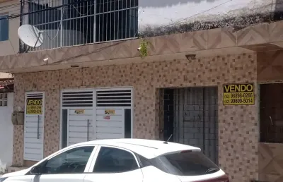 Casa à venda na Avenida Santana do Ipanema, 74, Cruz das Almas, Maceió