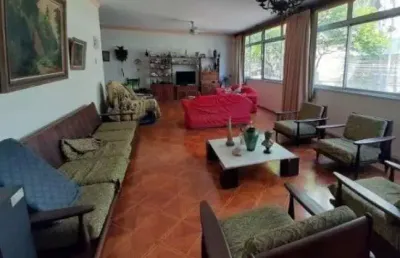 Rua juiz de fora - grajaú. 4 quartos com 3 vagas de garagem. apenas 1 por andar.
