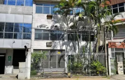 Casa na rua professor gabizo no maracanã, 6 quartos com 6 vagas.