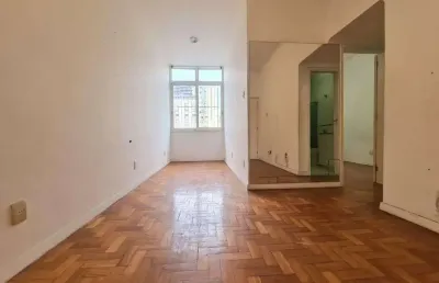 Sala e quarto em ipanema, rua gomes carneiro. 1 vaga coberta e elevador