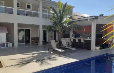 Casa em condomínio, 5 quartos com 3 vagas, piscina e área gourmet. anil