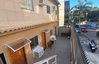 Kitnet/conjudado. todo reformado, espaço para máquina. ambiente familiar.