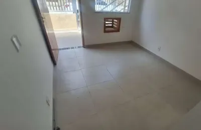 Vista alegre, conjugado com cozinha, banheiro e área externa. reformado.