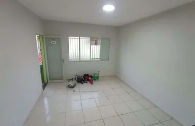 Casa de vila, sem condomínio. tipo condomínio fechado. 2 quartos com 1 vaga.