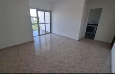 Apartamento a venda com 2 quartos, 2 banheiros, varanda e vaga.  vazio