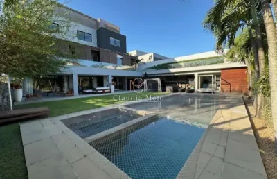 Casa contemporânea com lazer completo em condominio alto padrão na barra da tijuca