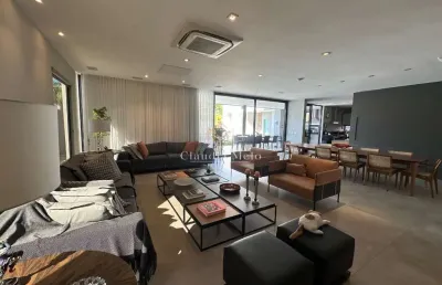 Casa em condomínio fechado com 4 quartos à venda na Barra da Tijuca, Rio de Janeiro 