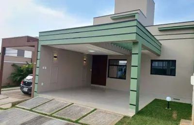 Casa com 3 quartos e quintal no condomínio vila paraty