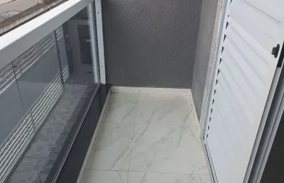 Linda casa sobreposta  espaçosa! com 4 dormitórios e 2 suítes