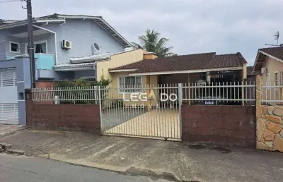 Casa plana averbada com 3 dorm. (1 suíte) à venda, 120 m² por r$ 550.000 - iririú - joinville/sc