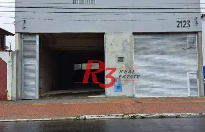 Galpão com 200m² de área, portão automático e excelente localização