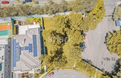Lote com leve aclive à venda por r$5.000.000,00 em alphaville barueri