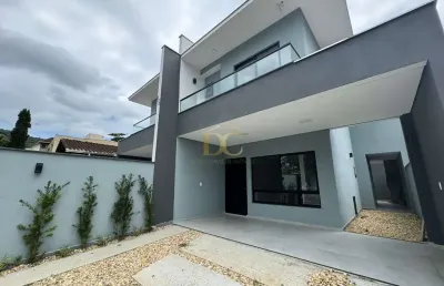 Casa com 3 quartos à venda no Bom Retiro, Joinville 