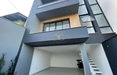 Geminado no floresta com 3 dormitórios, sendo 1 suíte com closet e 177,81m²