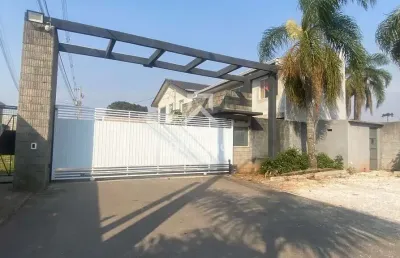 Casa em condomínio fechado com 3 quartos para alugar na rua antônio singer, 4689, campo largo da roseira, são josé dos pinhais por r$ 1.200
