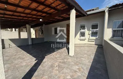 Casa em condomínio fechado com 3 quartos à venda na rua pedro trevisan, 255, colônia rio grande, são josé dos pinhais por r$ 369.000
