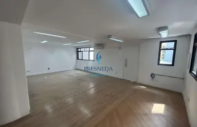 Sala comercial 300m² * rua apucarana ao lado do metro carrão