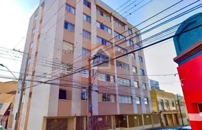 Apartamento semimobiliado à venda na região central