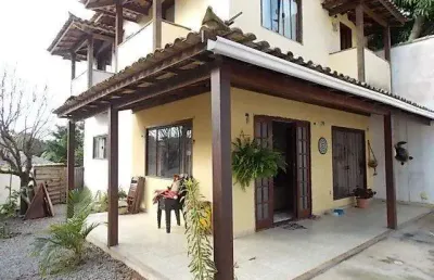 Casa para venda em armação dos búzios, rasa, 3 dormitórios, 1 suíte, 2 banheiros, 1 vaga
