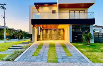 Volumetria e elegância a definem, uma bela casa de esquina para chamar de sua