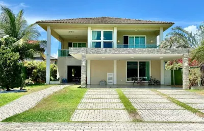 Disponível para você. uma residência em lote único de 638m | semi mobiliada.