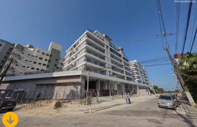 Amplo apartamento em edifício club na quadra do mar!